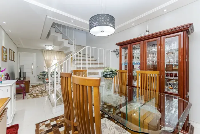 Lindo Sobrado Excelente Acabamento | 4 Quartos sendo 2 Suítes | Jd. das Américas | Entrada