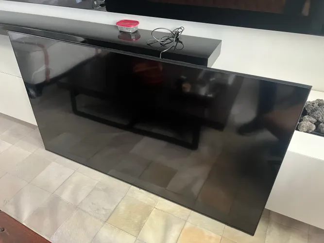 Tv 65 qled Samsung tela quebrada para retirar peças 