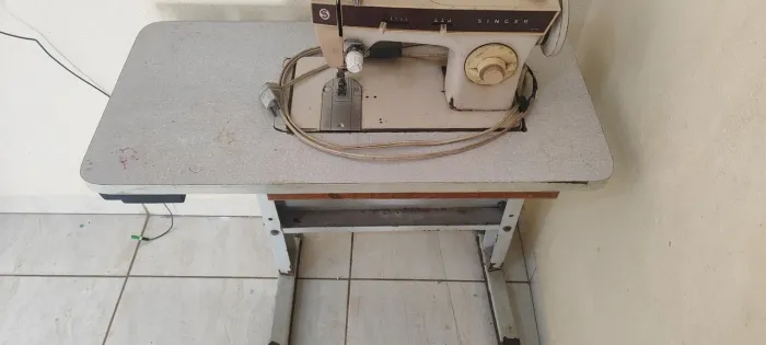Máquina de costura Singer