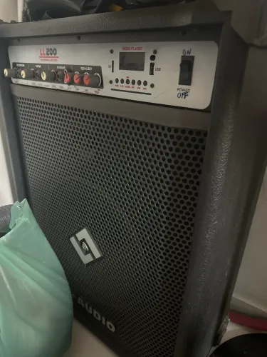 Vendo caixa de som amplificada
