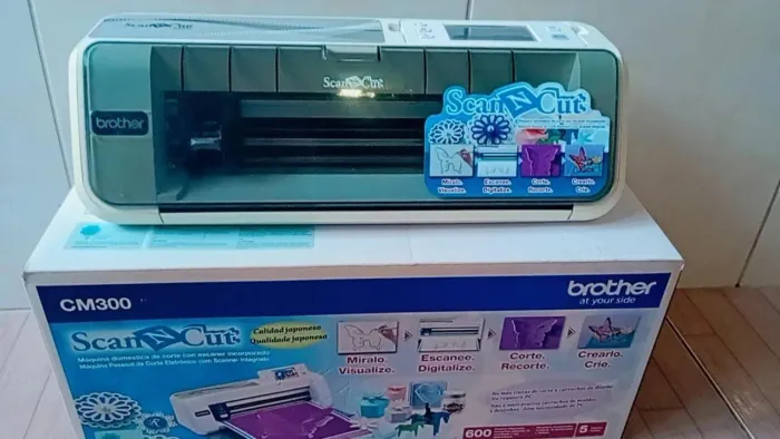 Máquina de corte brother scaner cut Cm 300