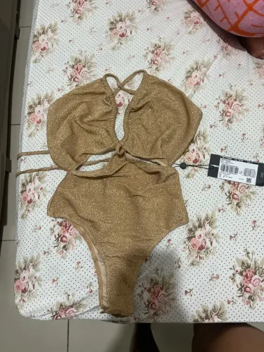 Body dourado
