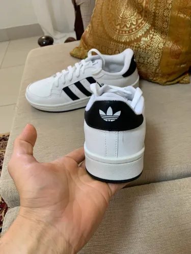 Tênis adidas HOOPS CLASSIC