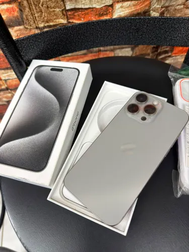 Vende-se Celular 15 promax S/ Detalhe!!