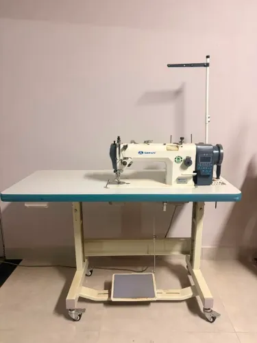 Maquina de costura industrial