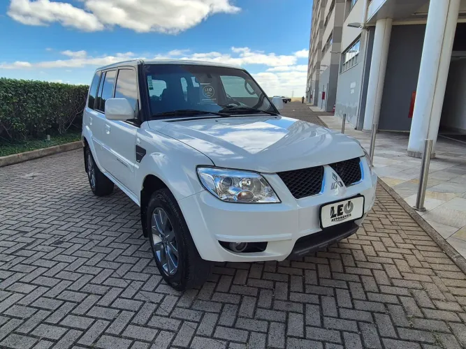 Mitsubishi Pajero TR4 2.0 Flex 16V 4X2 Mec. 2014