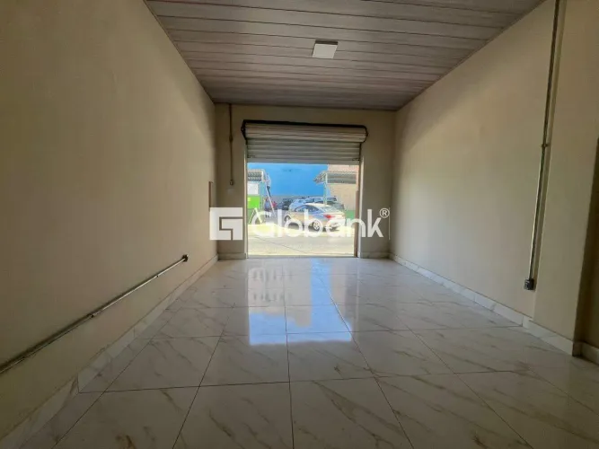 Ponto comercial no centro para locação 30 m2,loja e sobre loja