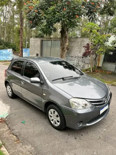 Toyota Etios XS 1.3 Flex 16V 5P Mec. 2013