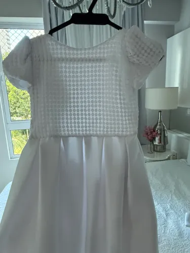 Vestido branco aplicação - Rita Colato