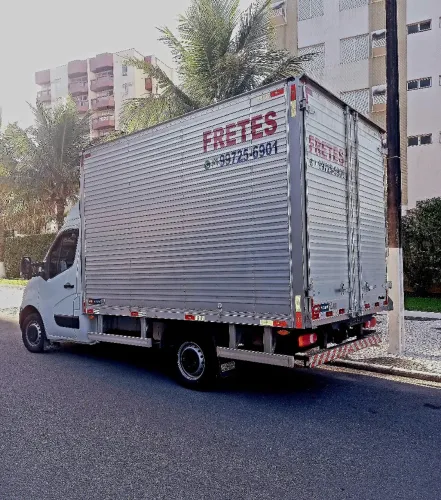 Faço fretes em Curitiba e região metropolitana. Viagem para SP, SC,..TODO BRASIL. 