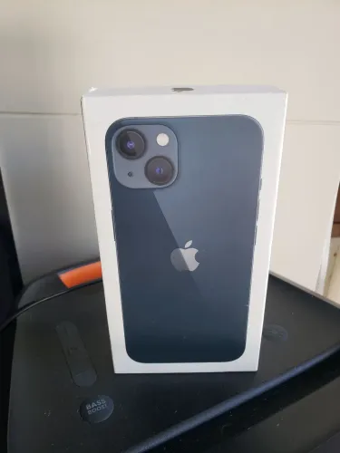 VENDO CAIXA DE IPHONE 13 BEM NOVA