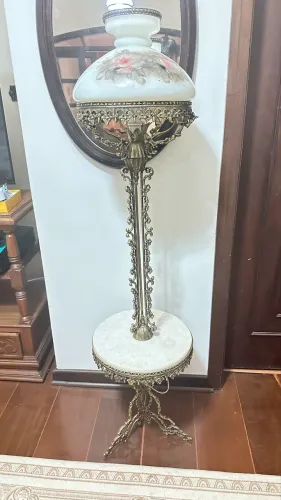 Luminária De Chão Em Bronze,Mármore e Cúpula Opaline