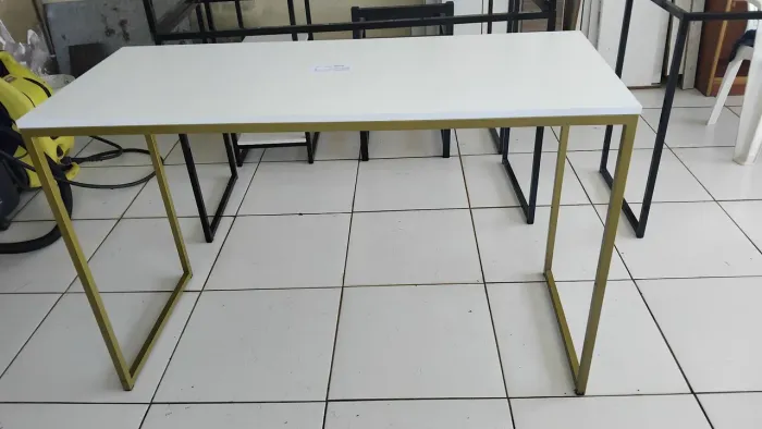 Mesa dourada
