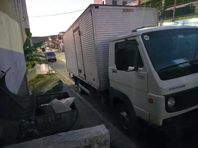 Volkswagen Delivery 8.160 2014/2015 - Baú de 5,5 m