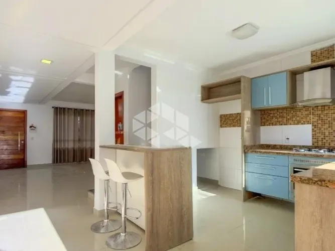 Casa com 2 dormitórios no bairro Hípica em Porto Alegre