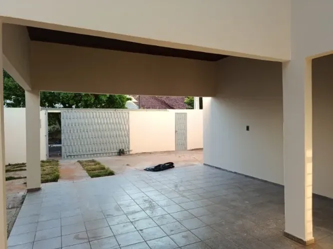 Casa para alugar na quadra 106 sul com 3/4