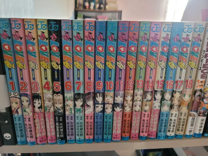 Mangá volume completo "TO LOVE RU" em japonês