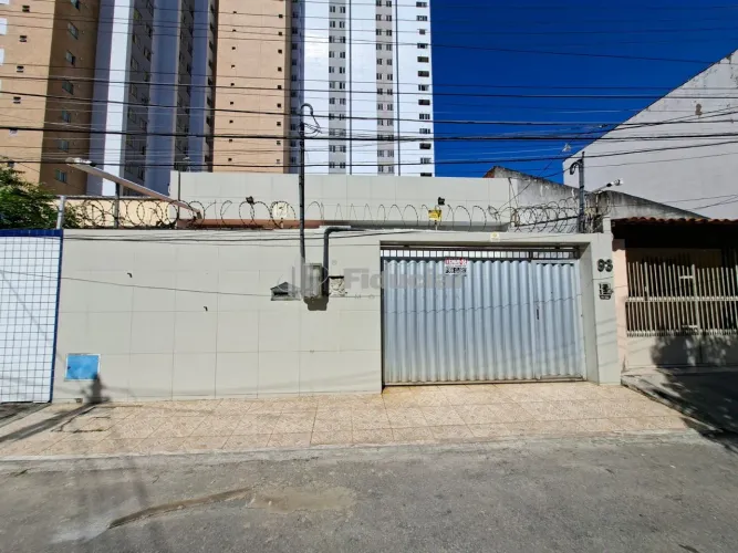 Casa plana 8,5X22=187m² c/ excelente localização, próx. à Praia de Iracema, ideal p/ morad
