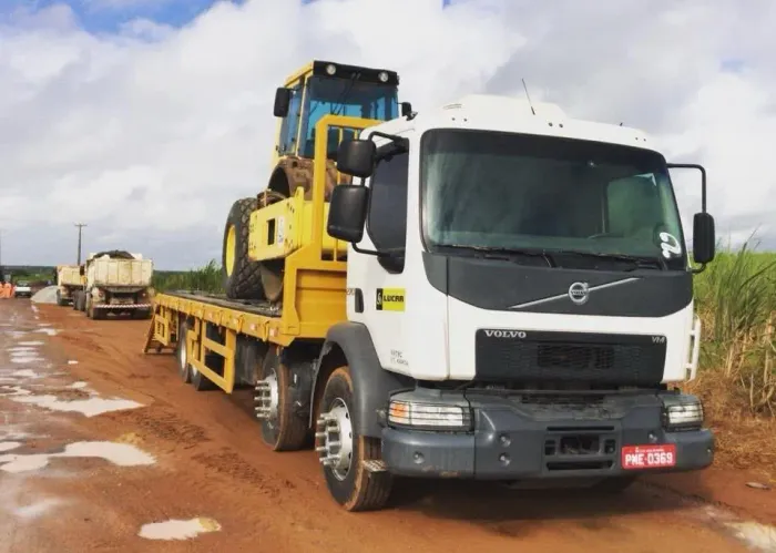 Vendo prancha carrega tudo Volvo VM 270 8x4 traçado ano 2014