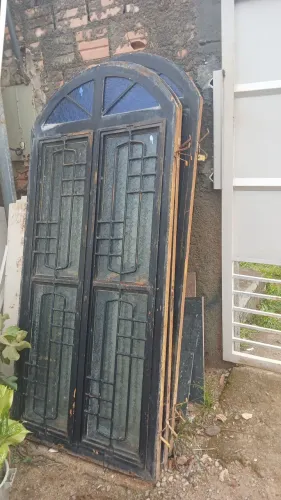 Valor 100 cadaJanelas ferro e vidro 1a linha..ferro e vidroa