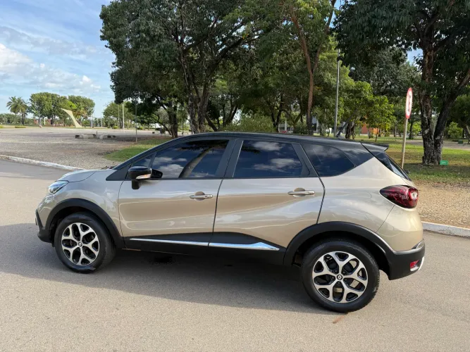 Renault Captur Intense 1.3 TB 16V Flex 5P AUT 2022
