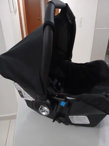 Vendo um bebê conforto semi novo usado pouquíssima vezes