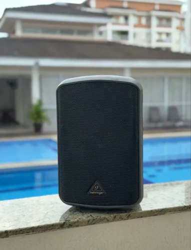 Behringer Europort MPA100BT + Cabo Santo Ângelo 