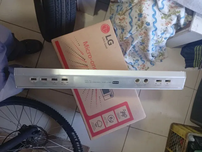 Gabinete toca disco CCE DD8080