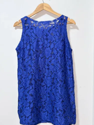 Vestido de renda azul