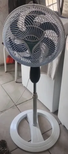 VENDO UM VENTILADOR BRITÂNIA 30 CM BEM CONSERVADO