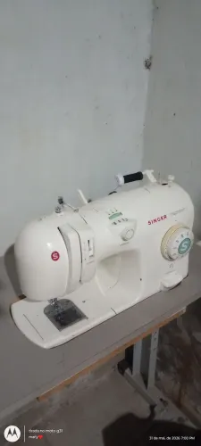 Maquina de costura overloque