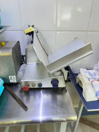 Cortador de Frios Industrial Para Mercado e Padaria