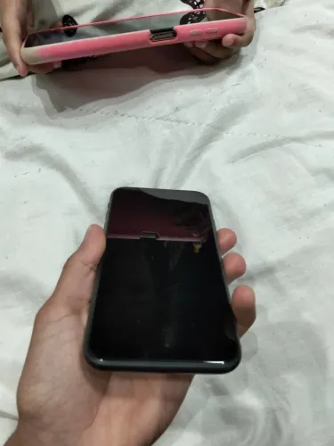 Vendo ou troco por iPhone 12 ou 13 com traseira trincada sem Face ID 