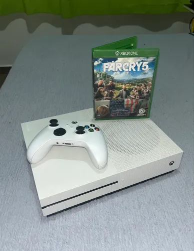 Xbox One S 1TB + Controle Xbox Series + Jogo Incluso