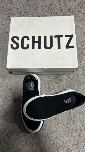Tênis Schütz 