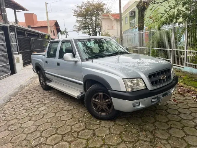 Chevrolet S10 Pick-up Exec. 2.8 4X4 CD TB Int.dies 2003