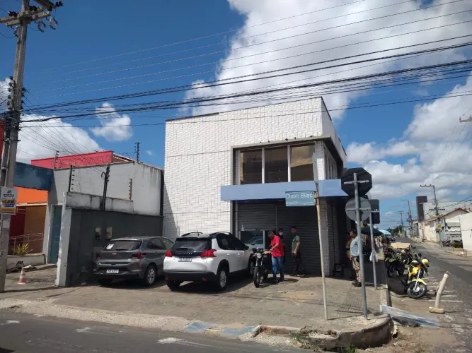 SANTA CLARA ALUGA PONTO COMERCIAL