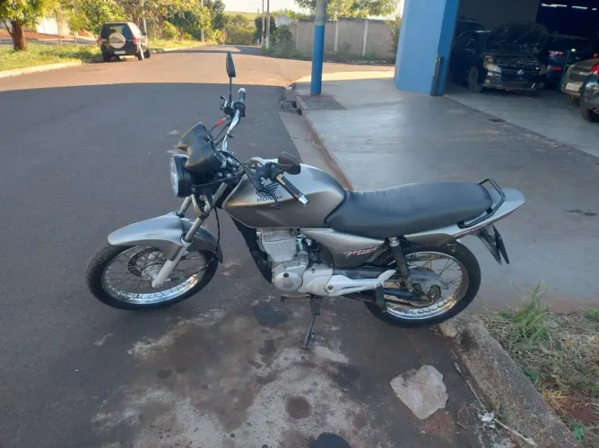 Vende se Titan 150