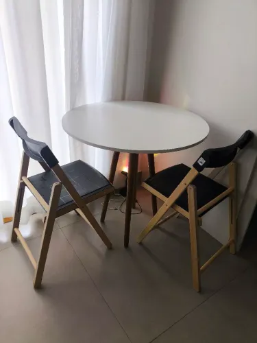 Mesa e Cadeiras