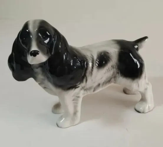 Cachorro de cerâmica alemã 