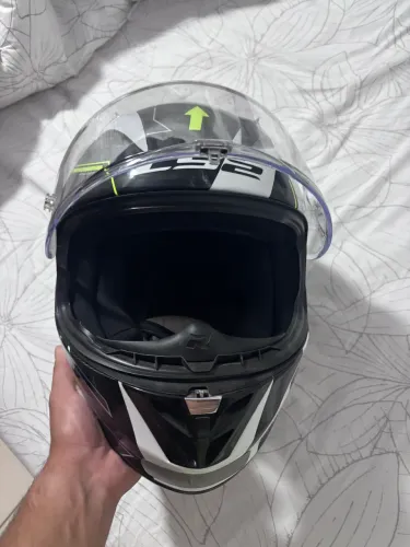 VENDO DOIS CAPACETES LS2 originais