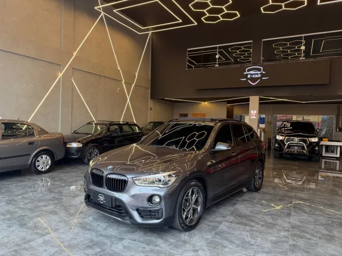 BMW X1 Sdrive 20I X-line 2.0 TB Active Flex 2017