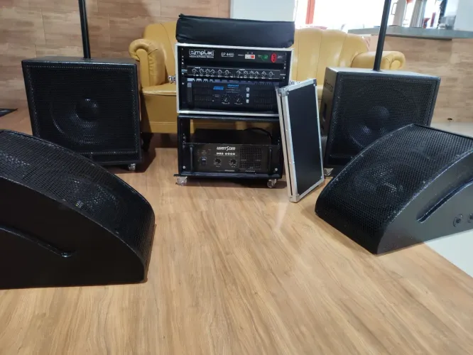 Equipamento de som completo para igreja e para som de médio porte  , troco por veículo n v