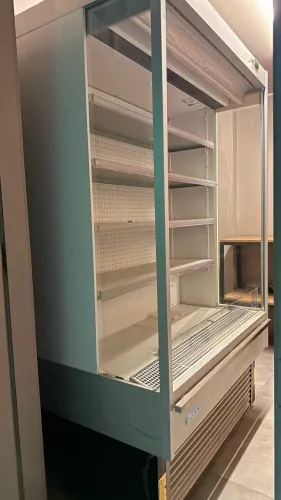 Vende-se Expositor Refrigerado Vertical Auden