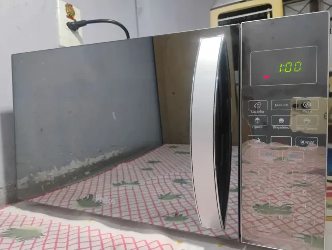 Microondas Philco espelhado 26 litros 