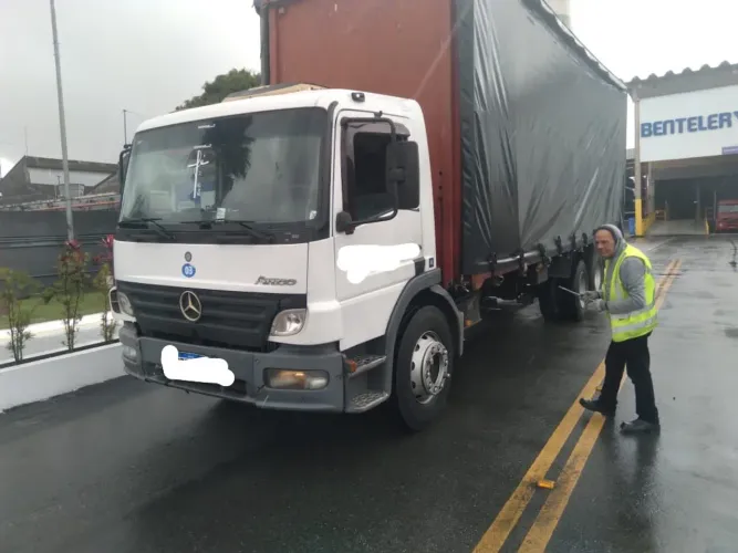Mb atego. 14 18. Truck bau saider 9 metros Ano 2008.  