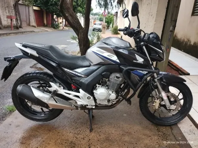 Honda CB 250F Twister - Impecável / Aceito Troca por Carro - Uberlândia