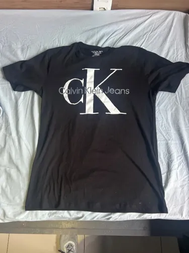 Camisa Calvin Klein G e GG(serve M)