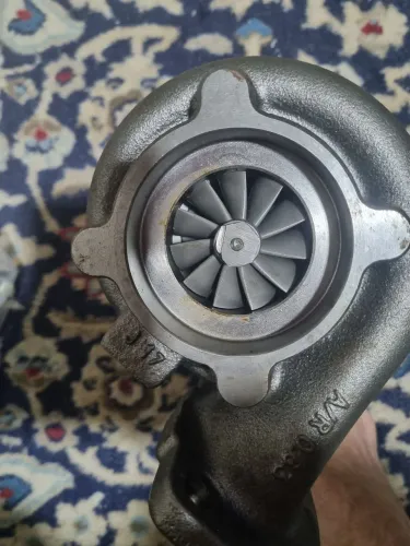 Vende -se uma turbina pra máquina JCB 3C marca MWM