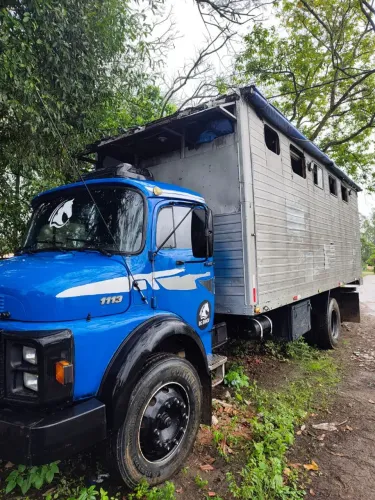 Mercedes Bens 1113 ano 81
